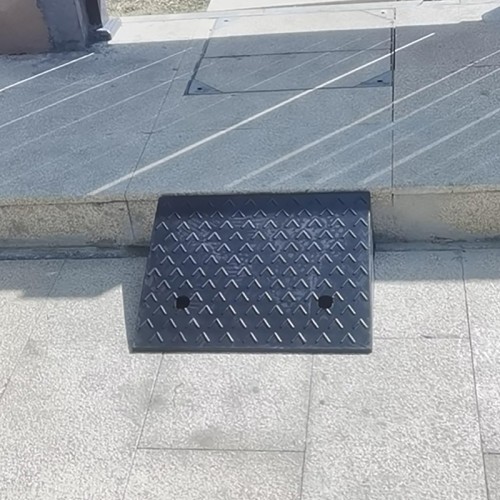 BORMANN Pro BPP2499 Ράμπα Parking Πεζοδρομίου M48xΠ32xΥ13cm , Λαστιχένια , Μαύρη, 20TONS