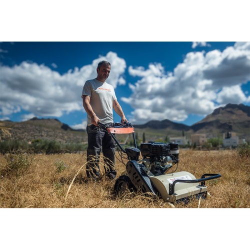 NAKAYAMA Pro PB8600 Αυτοκινούμενος Καταστροφέας Χόρτων 60cm, 48σφυριά,με Βενζινοκινητήρα